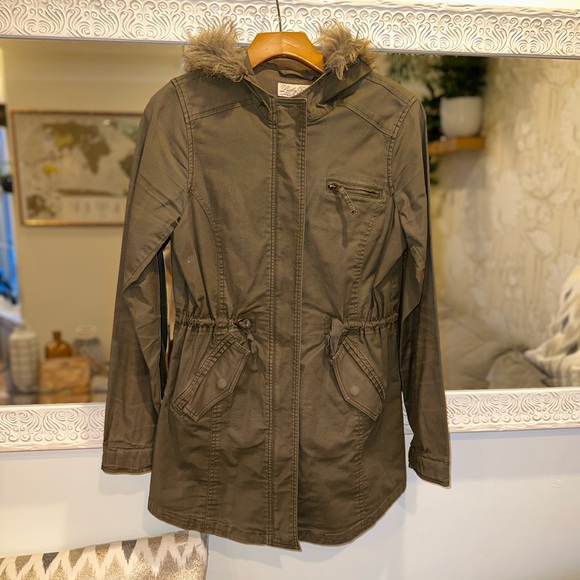 Lucky Brand Utility Jacket Removable Faux Fur Hood Trim DRY CLEANED Army Green S - Picture 3 of 16